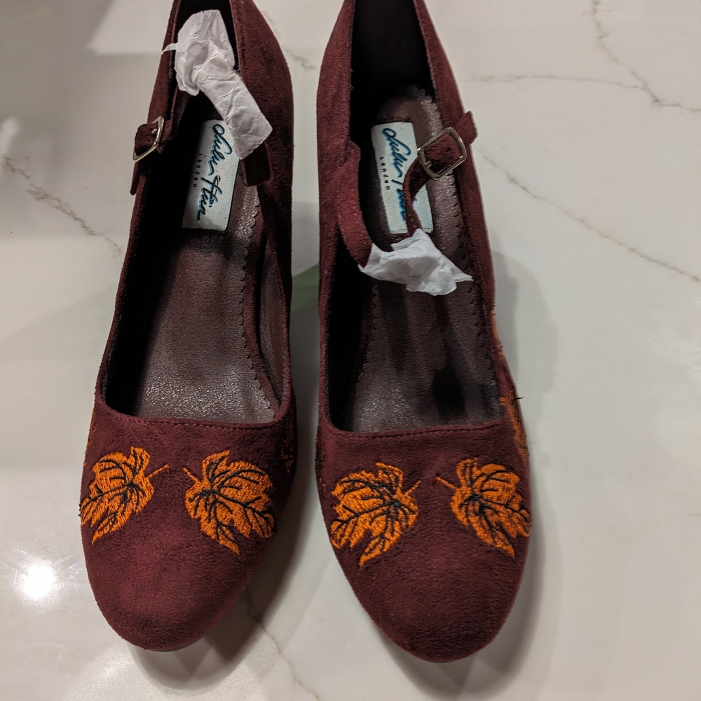 Vintage Look Lulu Hun London Rockabilly Mary Jane's NWOT Size 9 Fall Theme